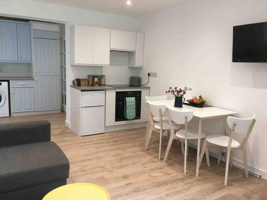 Bright And Spacious Annex Near Lymington With Private Garden Eksteriør bilde